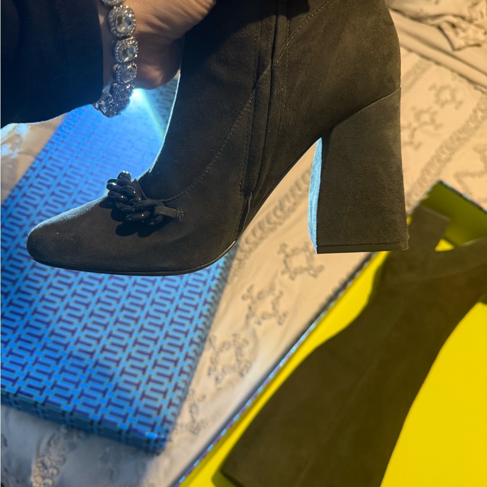 Tory Burch Addison Suede Olive Square Heeled Knee-high Boots with Chain 10.5M - Picture 10 of 15